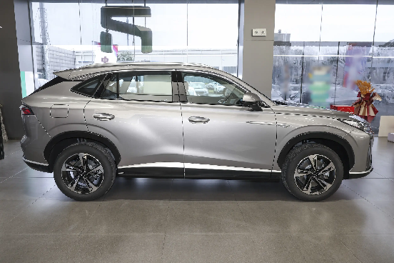 AI-荣威D5X DMH：十万左右SUV“全能王”，终结家庭用车的选择题！86.png