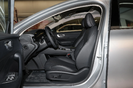 AI-10万左右新能源电动车 看重服务与混动经济性，荣威双车稳妥之选1317.png